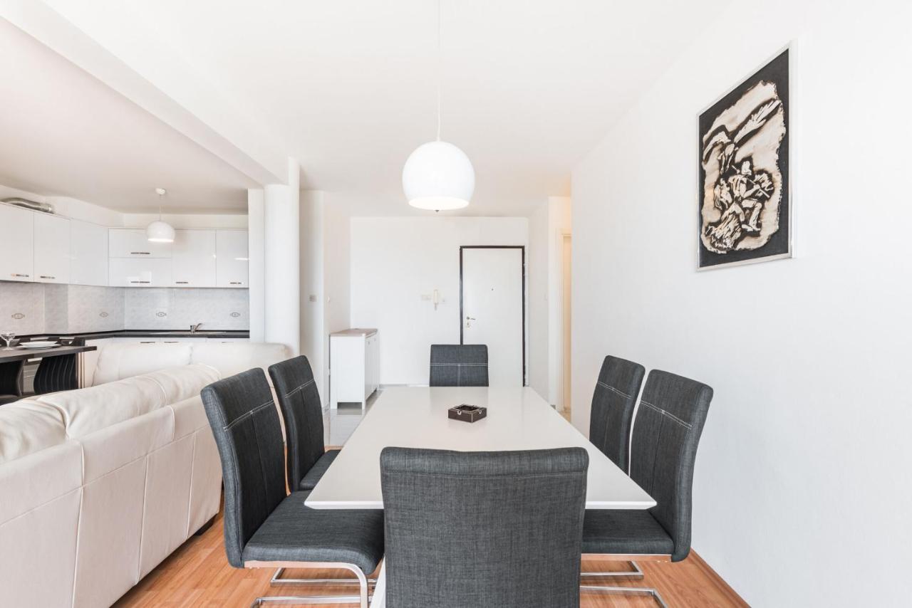 Apartments Mrs Brightside Split Bagian luar foto