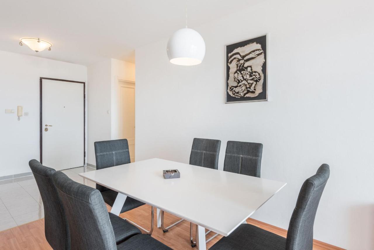 Apartments Mrs Brightside Split Bagian luar foto