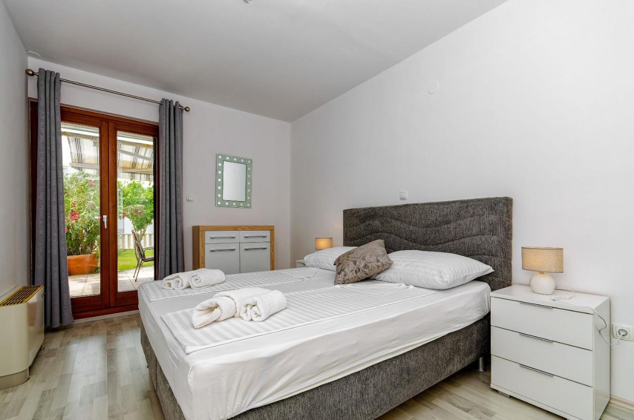 Apartments Mrs Brightside Split Bagian luar foto