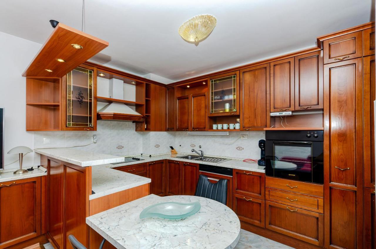 Apartments Mrs Brightside Split Bagian luar foto