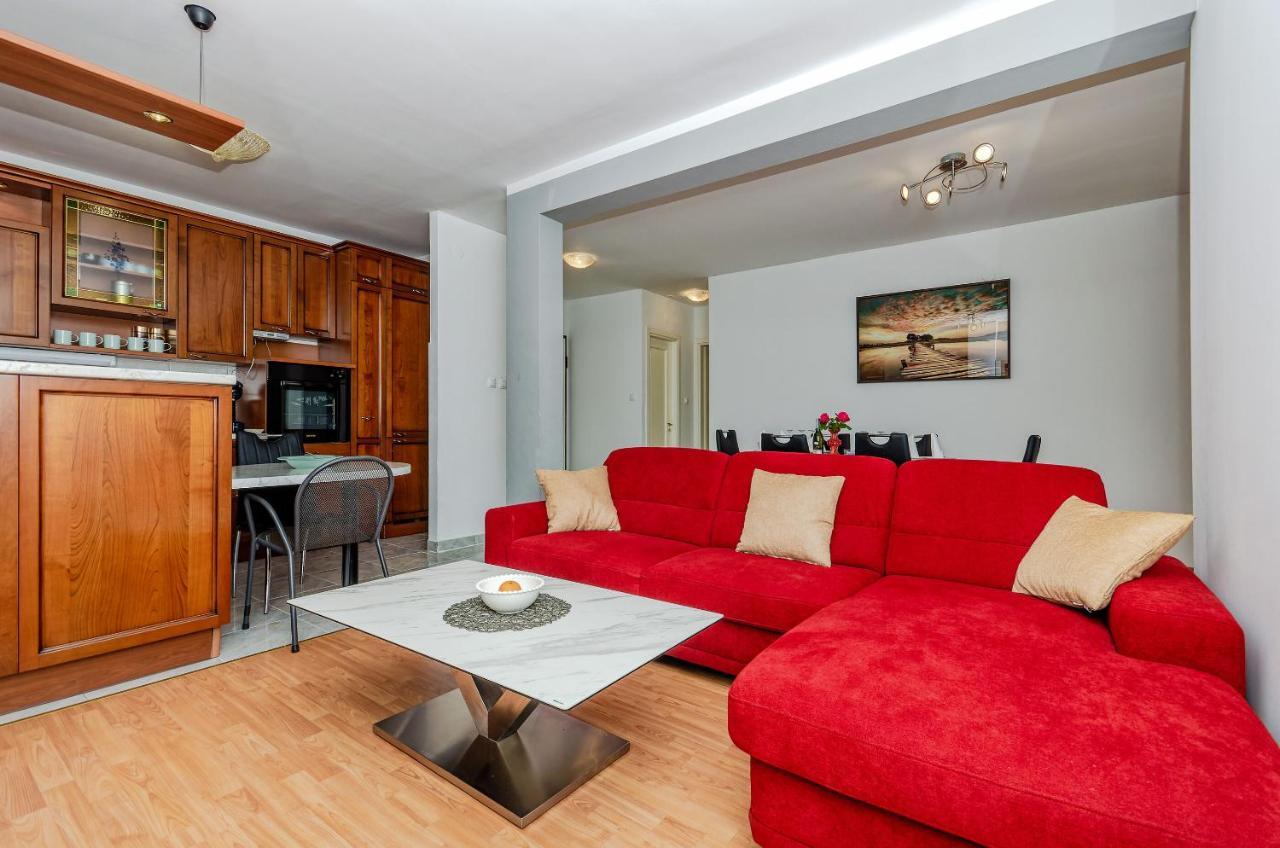 Apartments Mrs Brightside Split Bagian luar foto